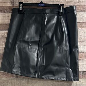 NWOT FAUX LEATHER SKIRT